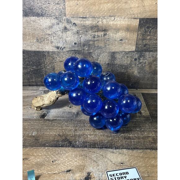 Vintage Blue Large Lucite Acrylic Blue Grapes Cluster Wooden Wood Stem MCM - Picture 3 of 4